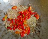 Foto langkah ke 2 dari resep Tumis Oyong Mix Telur.