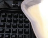 Foto langkah ke 5 dari resep Belgian Waffle (Tanpa Susu).
