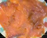 Foto del paso 1 de la receta: Tartar de salmón con aguacate aliñado