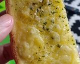 Foto langkah ke 10 dari resep Roti Garlic.