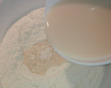 Foto del paso 3 de la receta: Torta dulce de aceite rellena de orejones