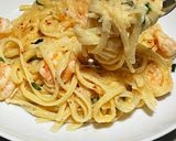 Foto langkah ke 4 dari resep Creamy Garlic Chilli Prawn Pasta.