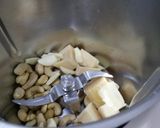 A picture of step 1 of Pesto sauce with cashew nuts.