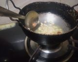 A picture of step 1 of Maggi masala.