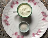 A picture of step 1 of Sweet Lassi.