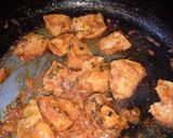 A picture of step 5 of Chicken Murg makhani.