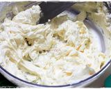 Foto langkah ke 5 dari resep Carrot Cake Palm Sugar enakkkkk with Creamcheese Frosting Kocok all in one.