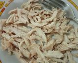 Foto langkah ke 2 dari resep 192) Ayam Suwir Pedas Simple.