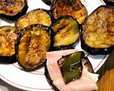 Foto del paso 2 de la receta: Berenjena rellena de Philadelphia, York y pimiento verde