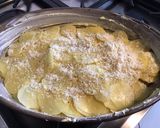 Une image de l'étape 7 de Gratin de pommes de terre façon dauphinoise à l'ail confit et deux fromages.
