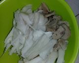 Foto langkah ke 2 dari resep Tumis Jamur Baso Alakadarnya.
