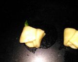 A picture of step 3 of Rose mathri.