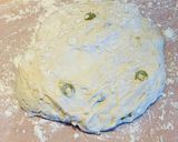 Olívás gyökérkenyér recept fázis 2 fotója