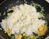 菠菜鮭魚蛋炒飯的食譜步驟3照片