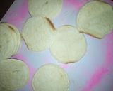 A picture of step 4 of Pizza disc sandwich.