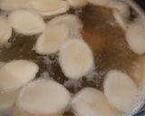 Une image de l'étape 8 de Tteokguk au poulet.