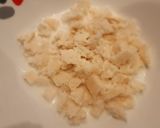 Foto del paso 2 de la receta: Pastelitos de chipirones y gambas en salsa con patatas