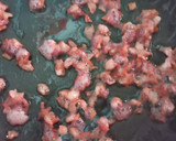 Foto del paso 2 de la receta: Ensalada de espinacas con tocino y champiñones