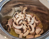 Foto del paso 3 de la receta: Estofado de cerdo con champiñones