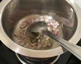 A picture of step 2 of Prawn curry.