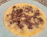 Foto del paso 3 de la receta: Tortilla de aprovechamiento de morcilla de cebolla y alubias