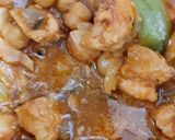 A picture of step 4 of Murg cholay.