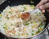 A picture of step 5 of Vegetables Fried Rice.