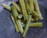 A picture of step 2 of Drumstick Kadhi.