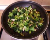 Foto del paso 5 de la receta Salteado de brócoli con ajos tiernos