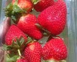 A picture of step 2 of Home made strawberry yogurt.