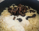 Foto del paso 4 de la receta: Capellini cremoso con hongos y pollo