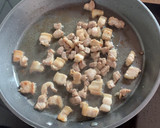 Foto del paso 1 de la receta: Arroz basmati con panceta y langostinos