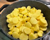 Une image de l'étape 3 de Pommes de terre rattes rôties sauce barbecue et persil.