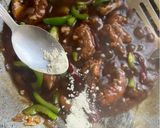 Gambar langkah 7 resipi Tengkuk ayam shitake pedas.