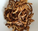 A picture of step 2 of Crispy onion topping.