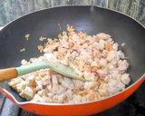 Foto langkah ke 4 dari resep Isian Ayam Jamur untuk Bacang.