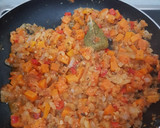 Foto del paso 6 de la receta: Calabacín relleno con pollo