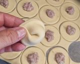 Pelmenyi by Bebe, az orosz, sós finomság vajon pirítva ecettel recept fázis 2 fotója