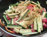 Foto del paso 3 de la receta: Pasta con verdura y salsa de soja