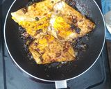 Foto langkah ke 3 dari resep Simple Fried Egg with Sweet Soya Sauce.