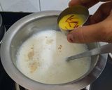 A picture of step 2 of Masala milk.