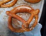 Foto del passaggio 22 della ricetta Bretzel senza glutine