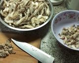 A picture of step 1 of Mushroom Magiritsa Soup.