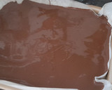 Foto del paso 3 de la receta: Cuadritos de caluga y chocolate