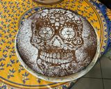 Une image de l'étape 15 de Gâteau skull à la rhubarbe, vanille et pralines roses.