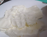 Foto del paso 1 de la receta: Bola de queso con jamón serrano y aceitunas