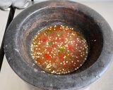 A picture of step 3 of Thai minced pork salad (larb moo ลาบหมู).