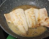Foto del paso 4 de la receta: Dorada al limón con portobellos al ajillo