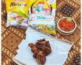 Foto langkah ke 7 dari resep Ayam Goreng Ketumbar Sambal Bawang.