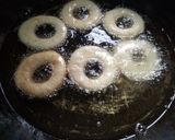 A picture of step 8 of No yeast cake doughnuts 😋.